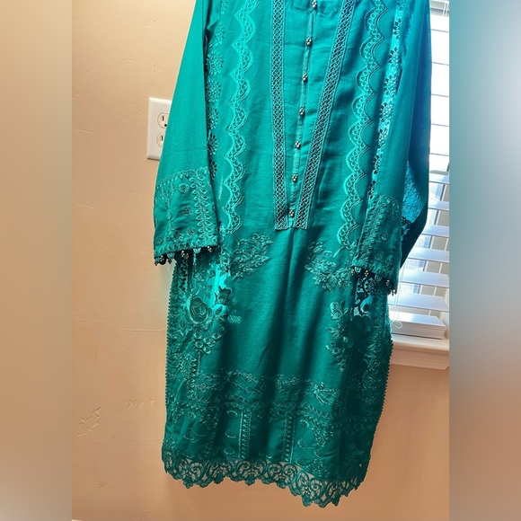 Charizma brand Pakistani Indian embroidered dress/outfit/suit - Picture 7 of 15